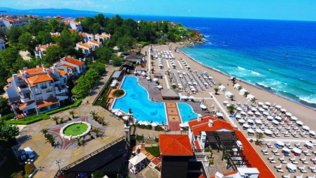 Apartments in Oasis Resort SPA-First line