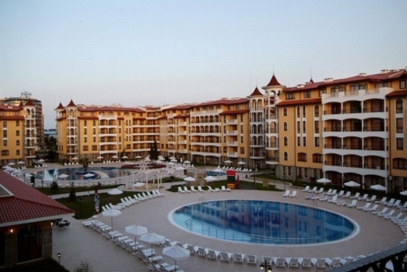 Spacious two-room apartment with a functional layout in Royal Sun