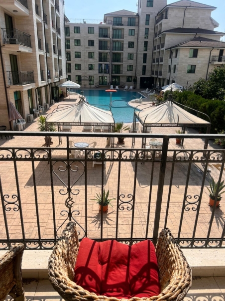 Three-room furnished apartment in the Amadeus Lux complex
