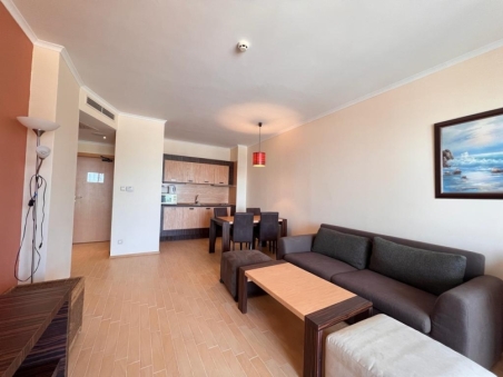 One-bedroom apartment with panoramic sea views in Majestic