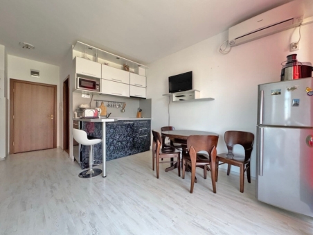 Sunny Day 6, three-room apartment