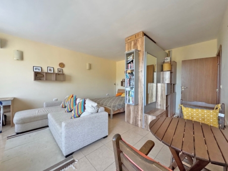 Relax, studio, ground floor,with a view of the city and mountains