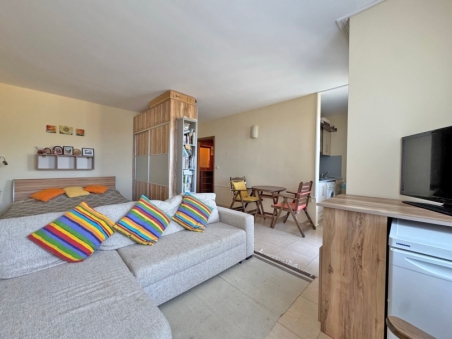 Relax, studio, ground floor,with a view of the city and mountains