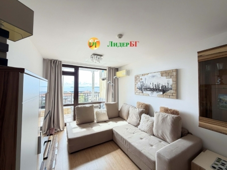 One-Bedroom Apartment with Sea View in Raduga 2