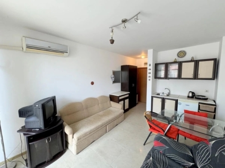 Studio in a residential building with a low maintenance fee, Briz St.