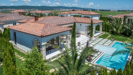 Luxury villas in Eden Park complex